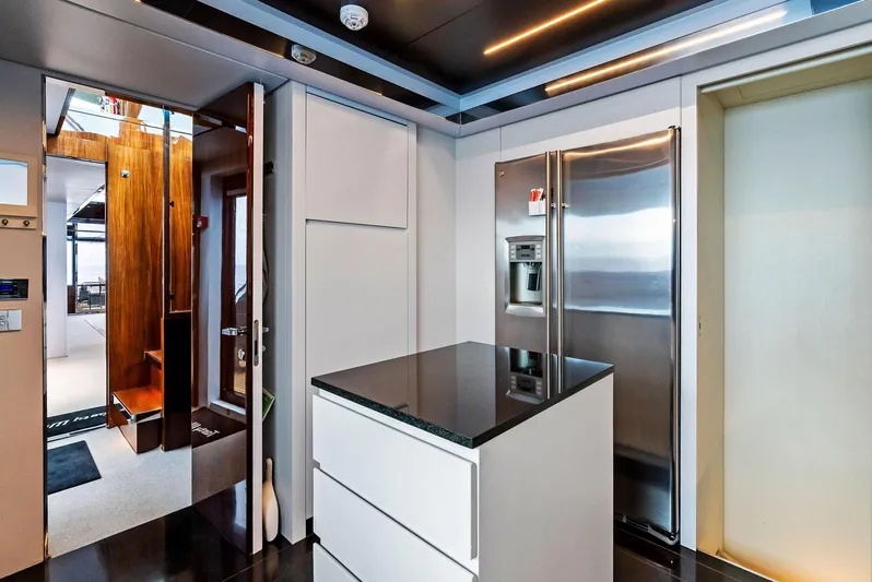 Tasty Waves Yacht Photos Pics 