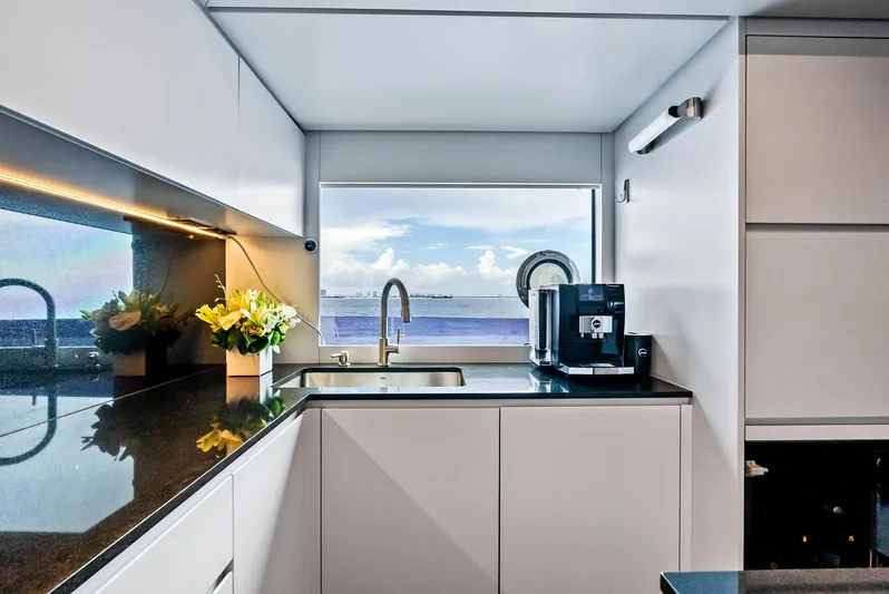 Tasty Waves Yacht Photos Pics 