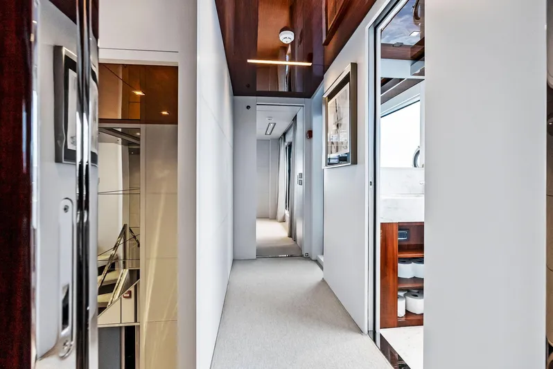 Tasty Waves Yacht Photos Pics 