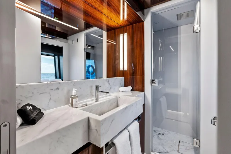 Tasty Waves Yacht Photos Pics 