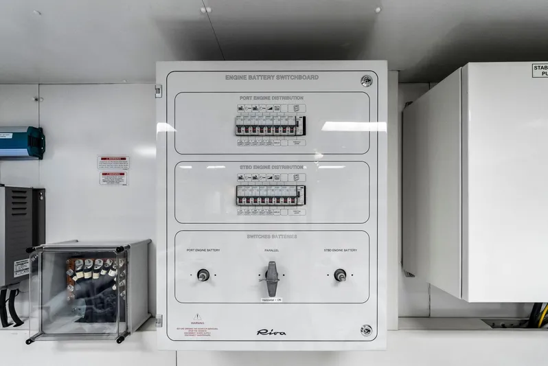 Tasty Waves Yacht Photos Pics 