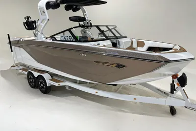 2021 Correct Craft Super Air Nautique G25