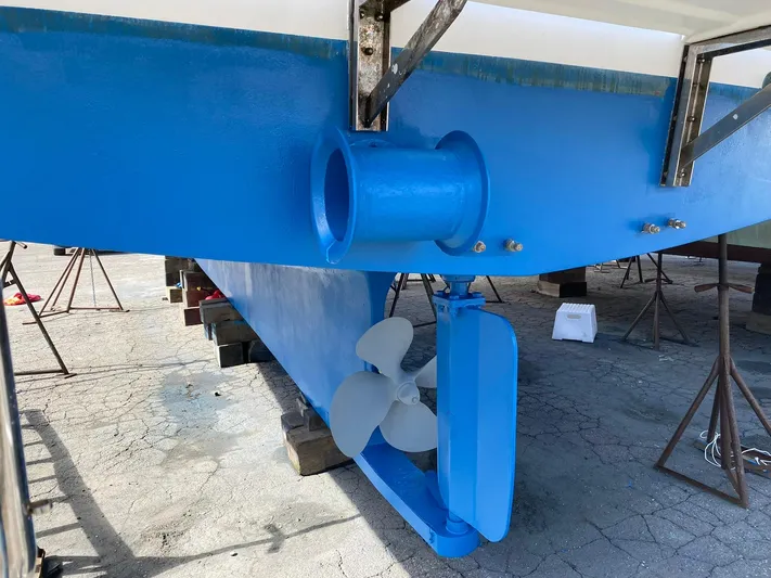 Brass Ring Yacht Photos Pics 2009 Marine Trader 36 Euro Sedan boat hull and propeller in dry dock.