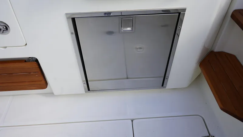 Yacht Kings Yacht Photos Pics Stainless steel hatch on 2020 Boston Whaler 350 Realm boat deck.