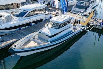 2022 Protector 380 Targa