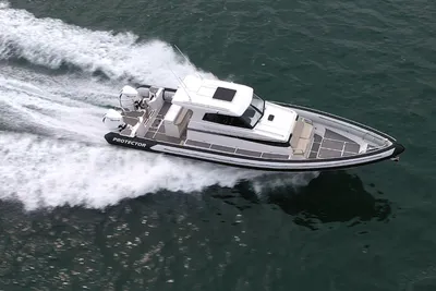 2022 Protector 380 Targa