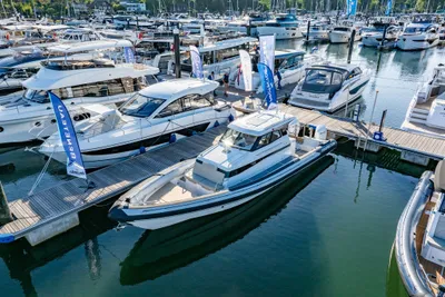 2022 Protector 380 Targa