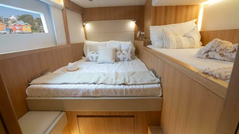 53f Iliad 2025 Yacht Photos Pics 