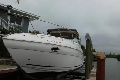 2006 Rinker Fiesta Vee 320
