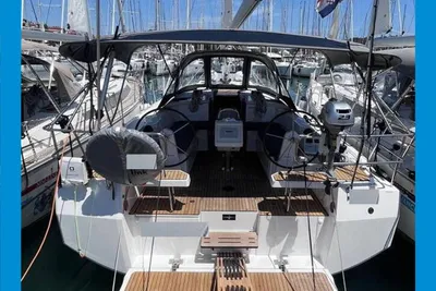 2023 Bavaria C38