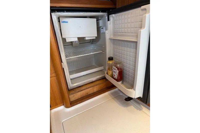  Yacht Photos Pics Second fridge