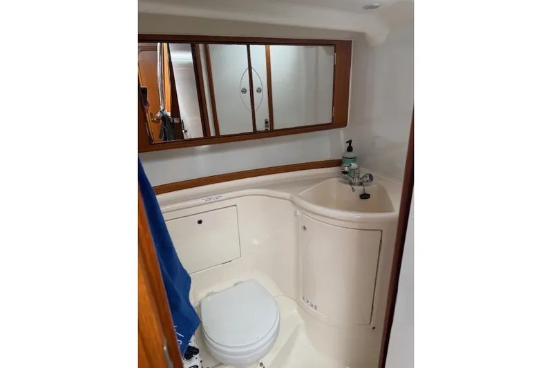  Yacht Photos Pics 2006 X-Yachts X-50 second head