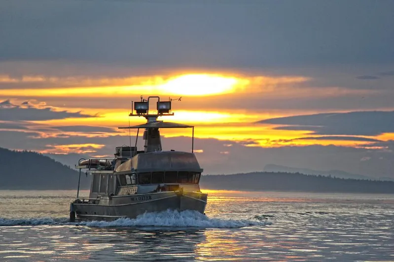 Lone Wolf Yacht Photos Pics 