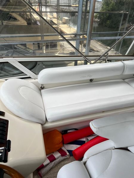 2000 Sea Ray 420 Aft Cabin