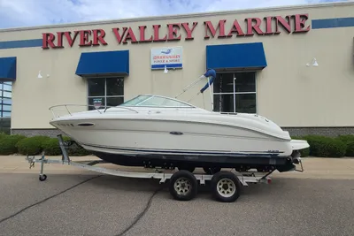 Sea Ray 225 Weekender