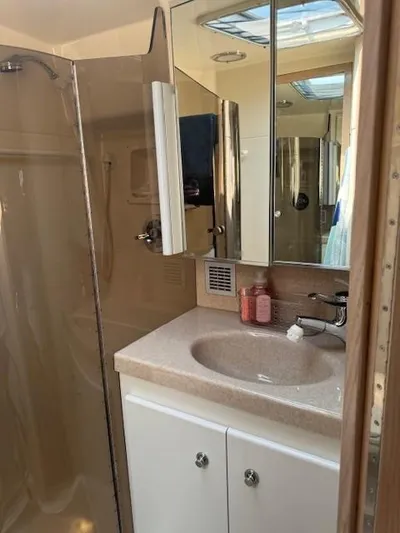 Ten 2 Eight Yacht Photos Pics 