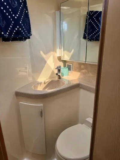 Ten 2 Eight Yacht Photos Pics 