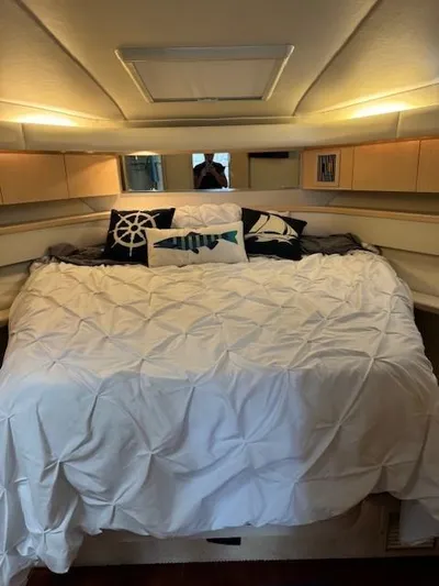 Ten 2 Eight Yacht Photos Pics 