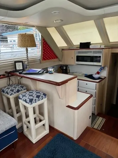 Ten 2 Eight Yacht Photos Pics 