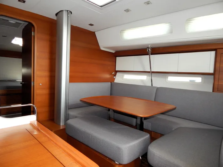  Yacht Photos Pics Italia Yachts 13.98 2021 interior with modern seating and wooden finishes.