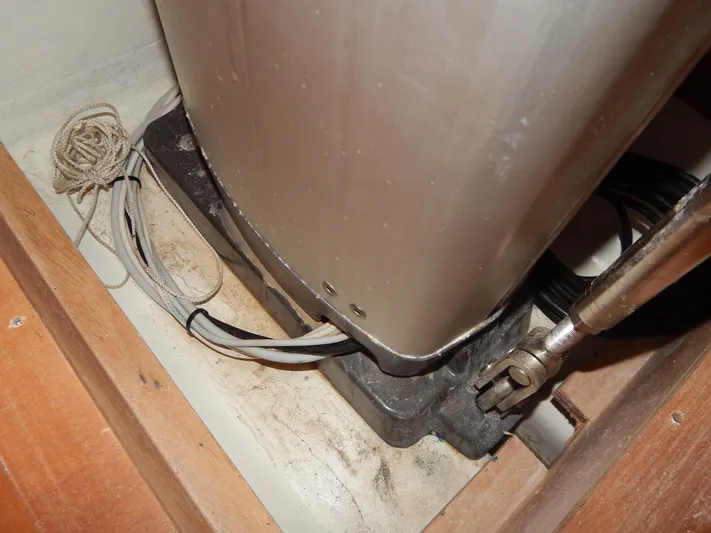  Yacht Photos Pics Italia Yachts 13.98 (2021) interior detail showing mast base and rigging components.