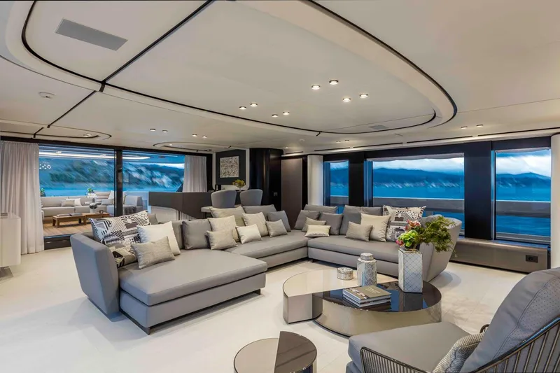  Yacht Photos Pics X130 TRIPLEX