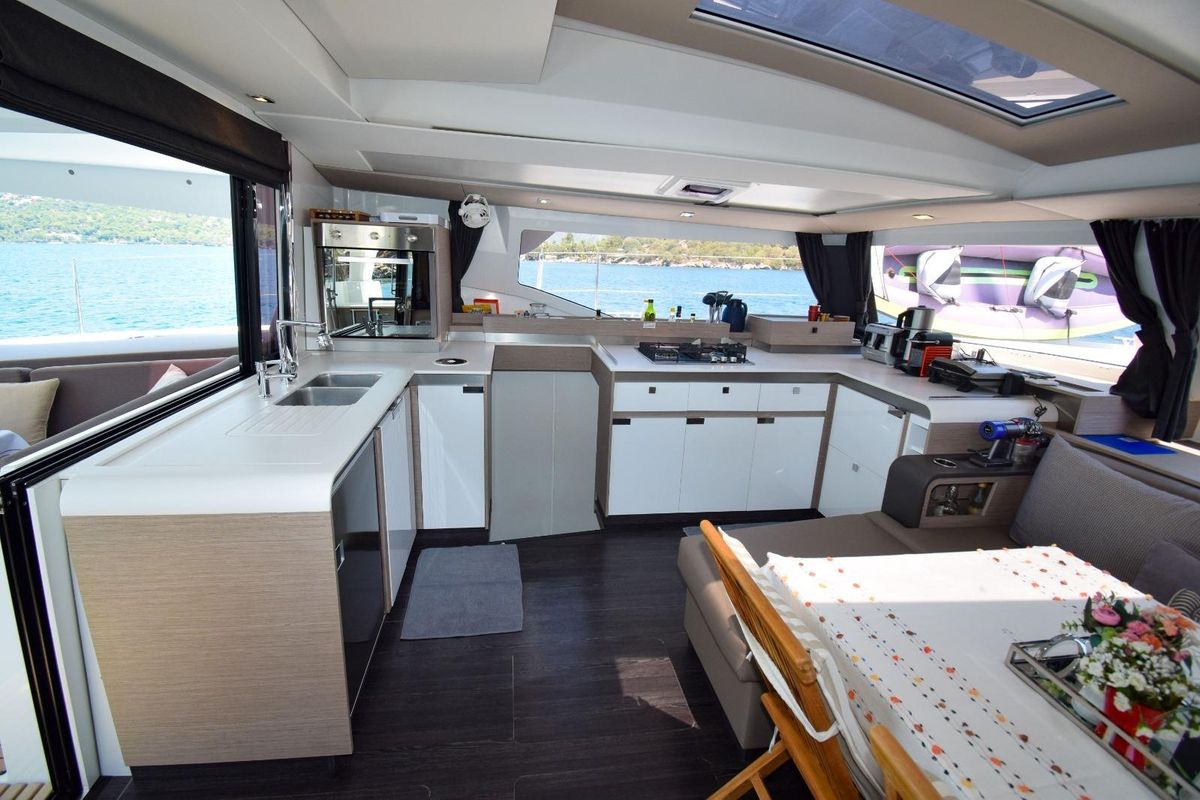 2020 Fountaine Pajot 44 