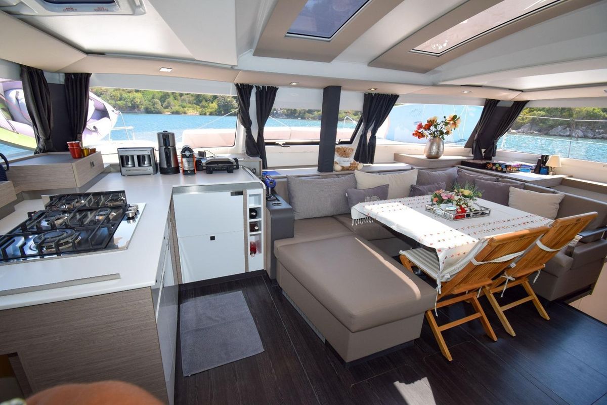 2020 Fountaine Pajot 44 