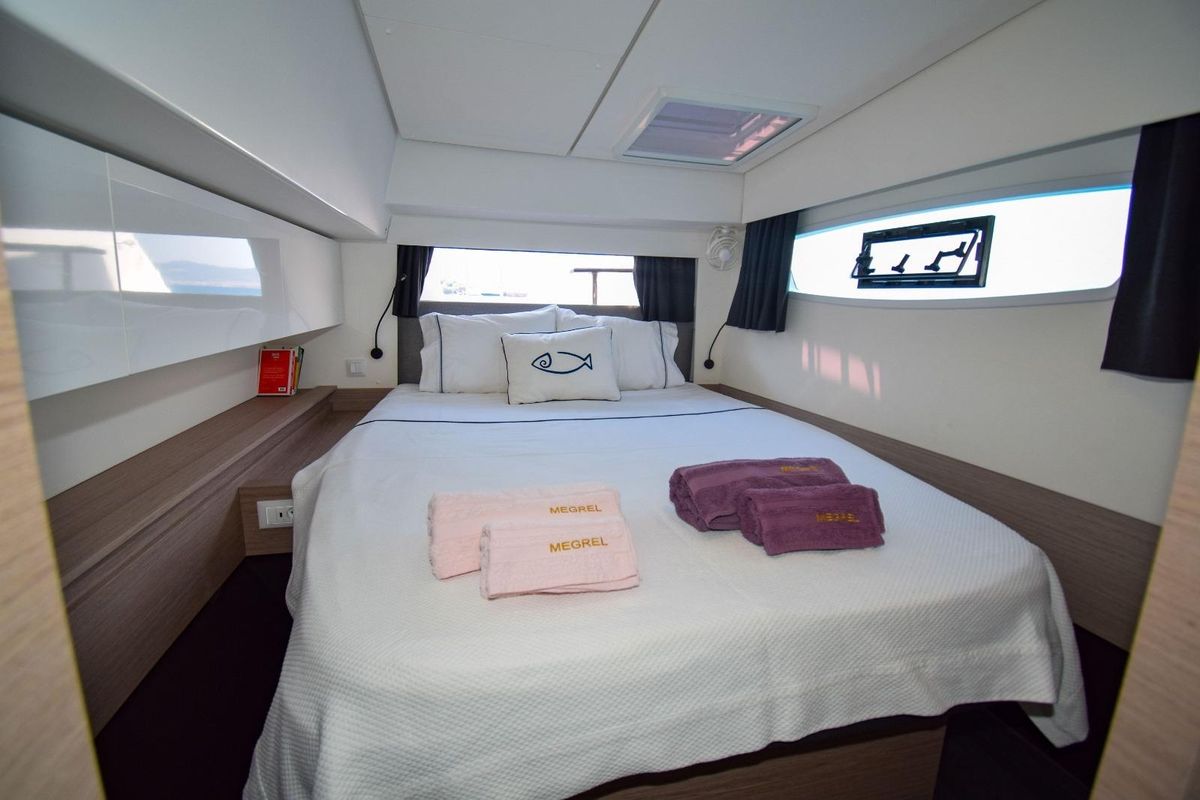 2020 Fountaine Pajot 44 