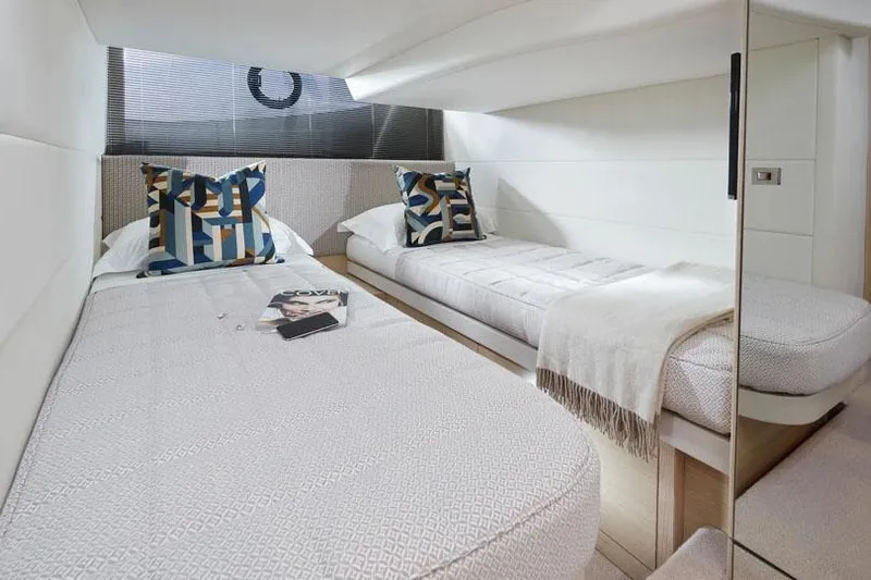  Yacht Photos Pics Manufacturer Provided Image