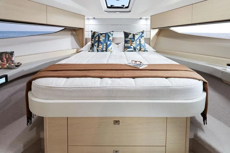  Yacht Photos Pics Manufacturer Provided Image