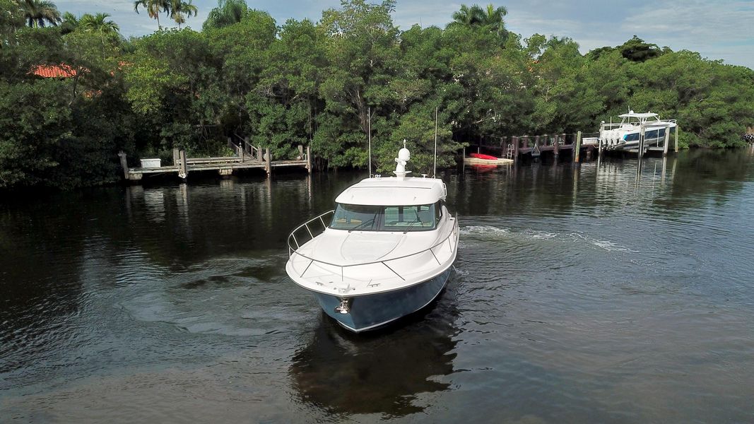 2016 Tiara Yachts 44 Coupe