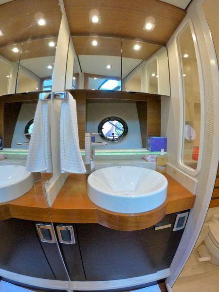 2016 Tiara Yachts 44 Coupe