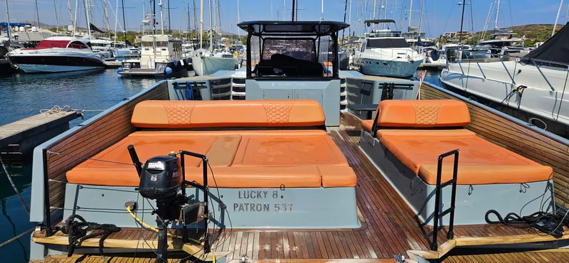 Lucky 8 Yacht Photos Pics 