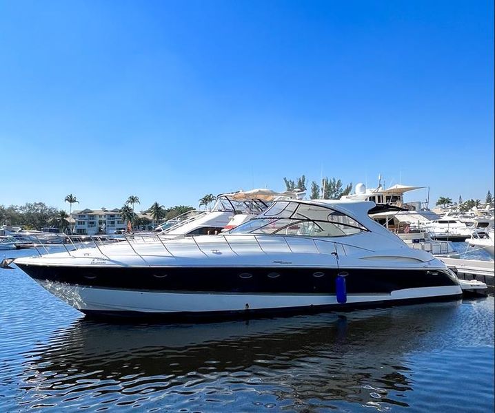 2011 Cruisers Yachts 560 Express