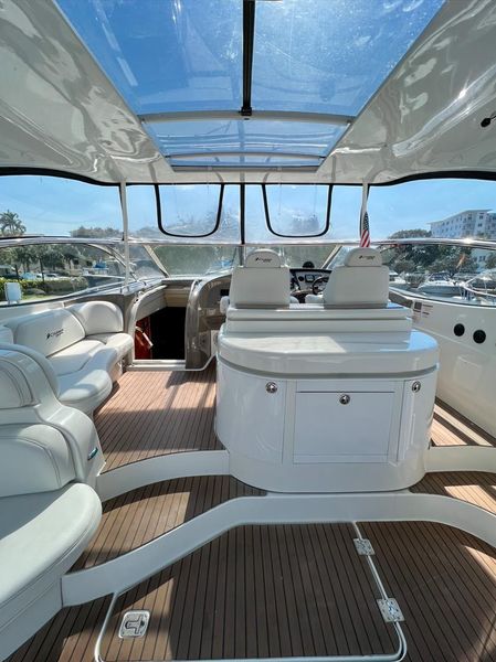 2011 Cruisers Yachts 560 Express