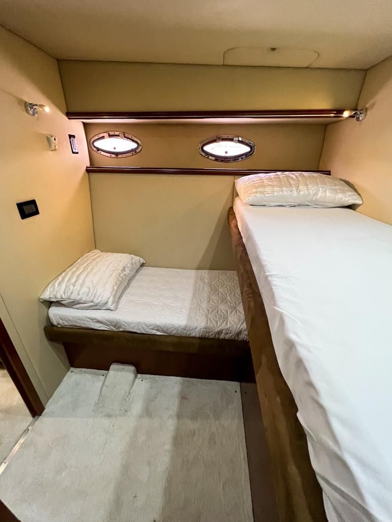 2011 Cruisers Yachts 56 