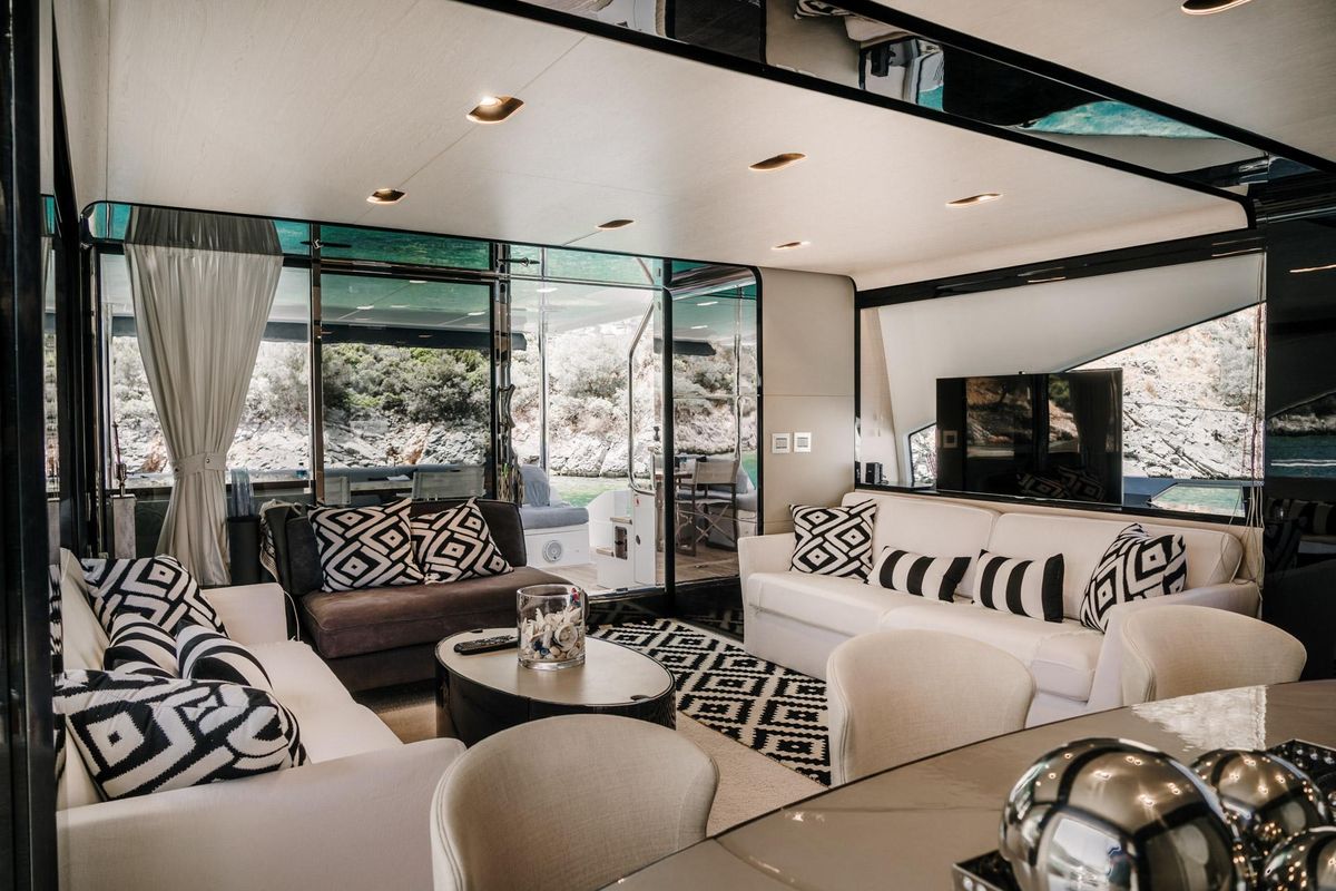 2014 Azimut 83 