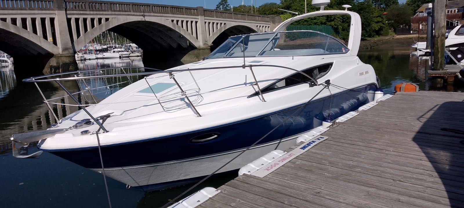 2005 Bayliner 285