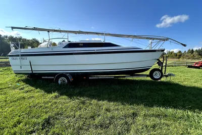 MacGregor 26X Powersailer