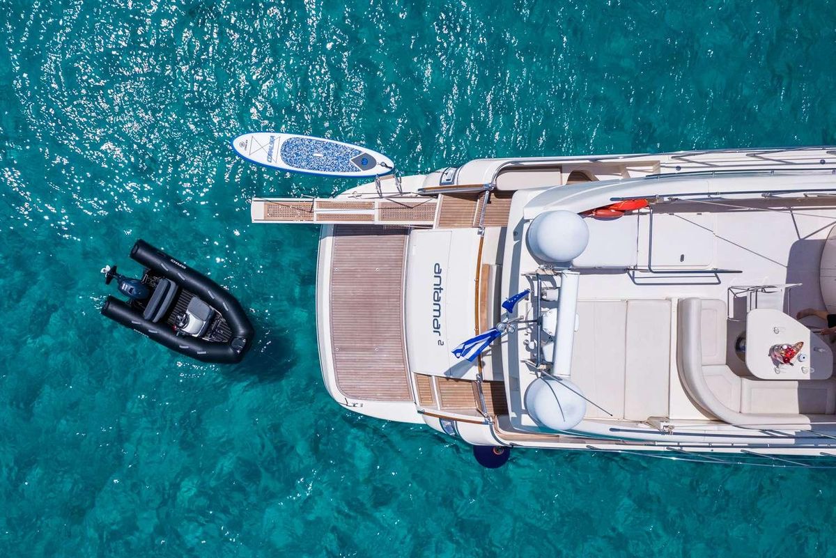 2000 Riva 70 