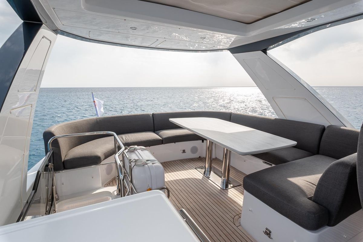 2023 Azimut 53 