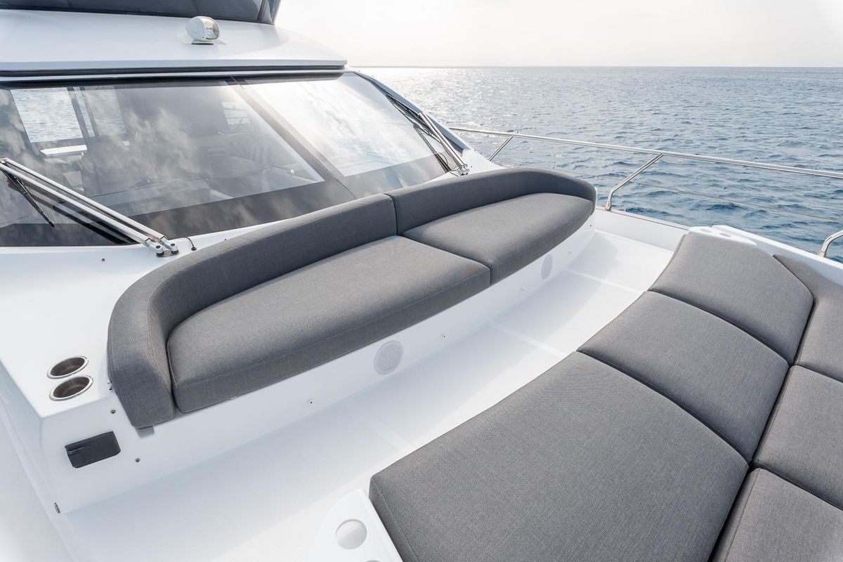 2023 Azimut 53 