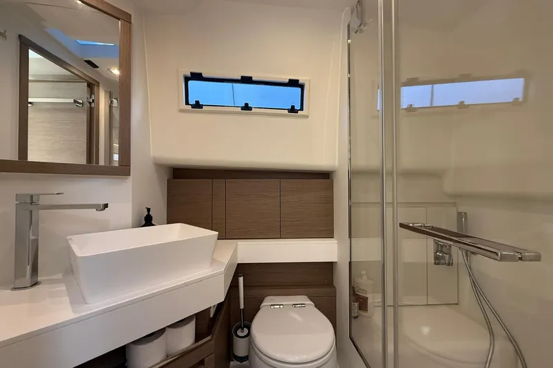 Seoi Yacht Photos Pics Luxurious bathroom in 2024 Pardo Yachts P43, featuring modern fixtures and elegant design.