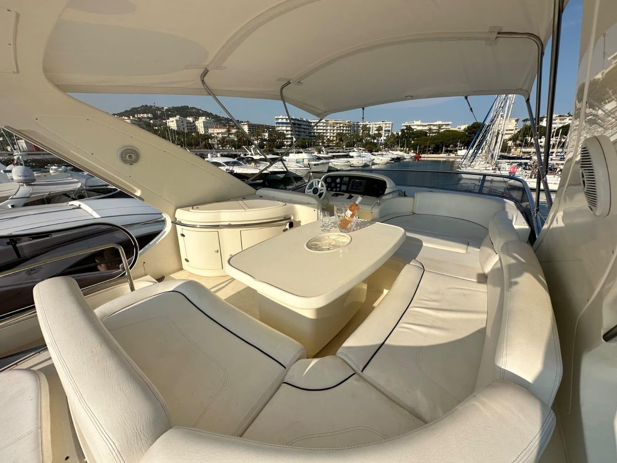 2007 Azimut 65 