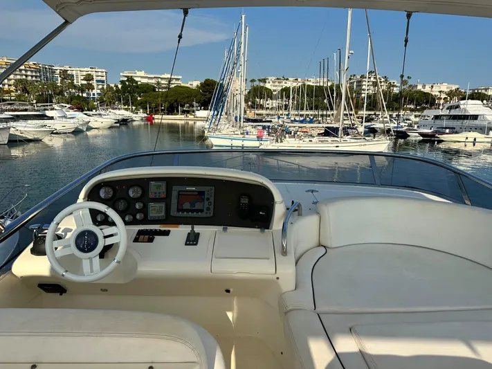  Yacht Photos Pics AZIMUT 62 FLY 62E 2007 YACHT FOR SALE