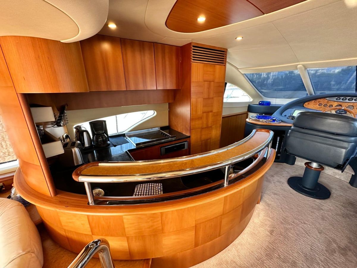 2007 Azimut 65 