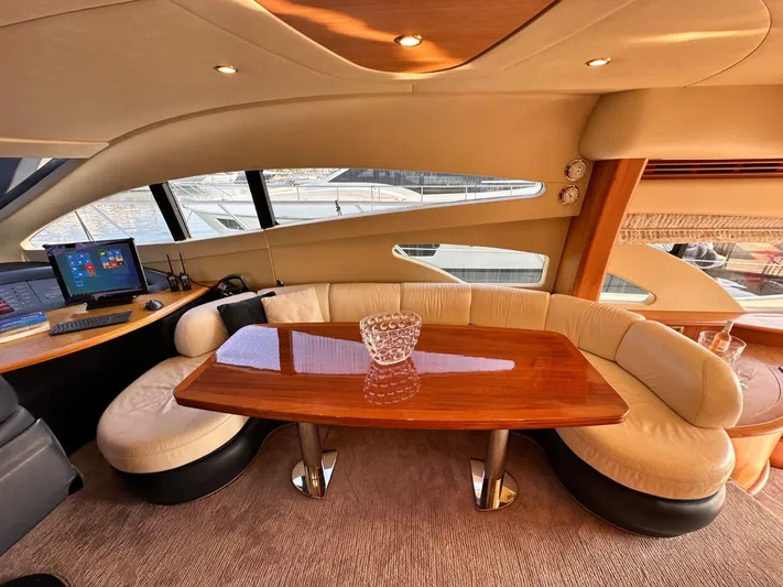  Yacht Photos Pics AZIMUT 62 FLY 62E 2007 YACHT FOR SALE