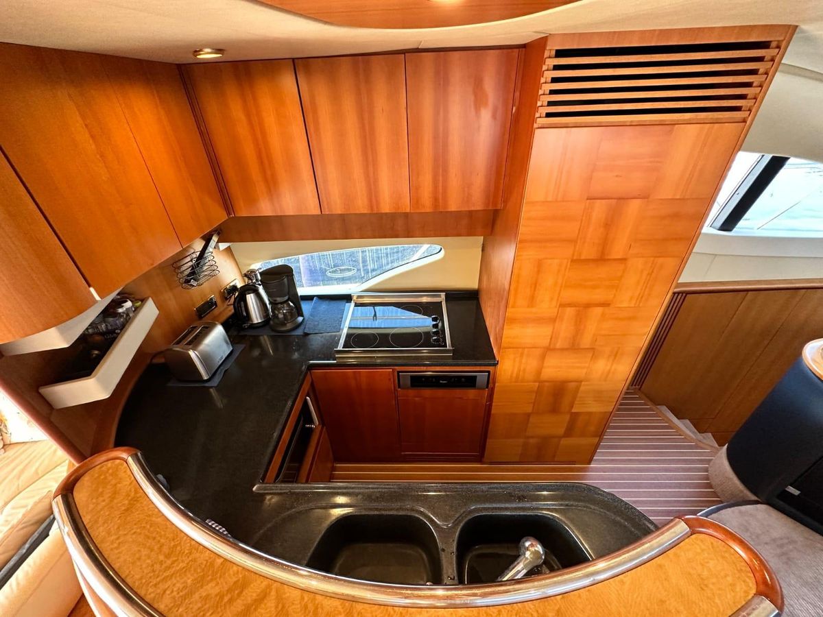 2007 Azimut 65 