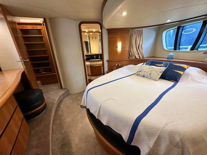  Yacht Photos Pics AZIMUT 62 FLY 62E 2007 YACHT FOR SALE